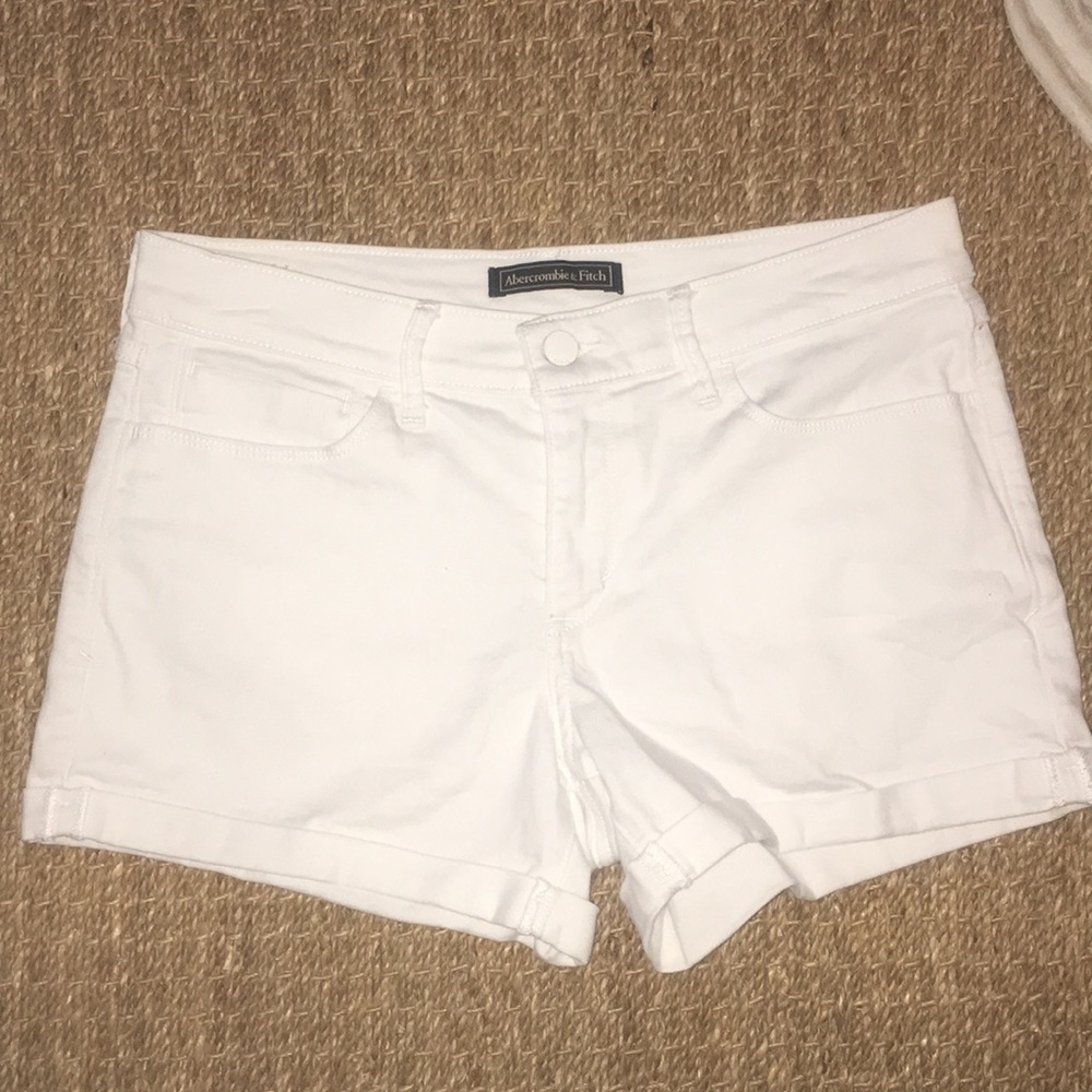 WHITE ABERCROMBIE JEAN SHORTS!!